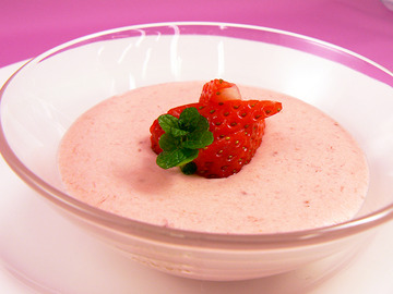 本格 濃厚いちごムース 山梨県厚生連健康管理センター