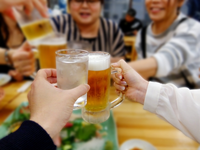 乾杯 年末年始 食事 健康