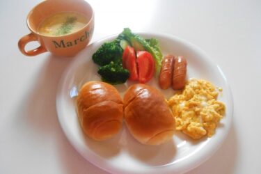 朝食