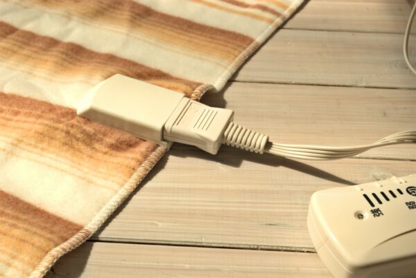使い捨てカイロ 低温やけど 暖房 冬 寒さ 電気毛布
